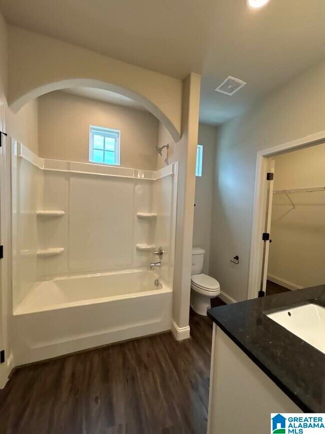 Foto del edificio - 4303 Lennox Ct