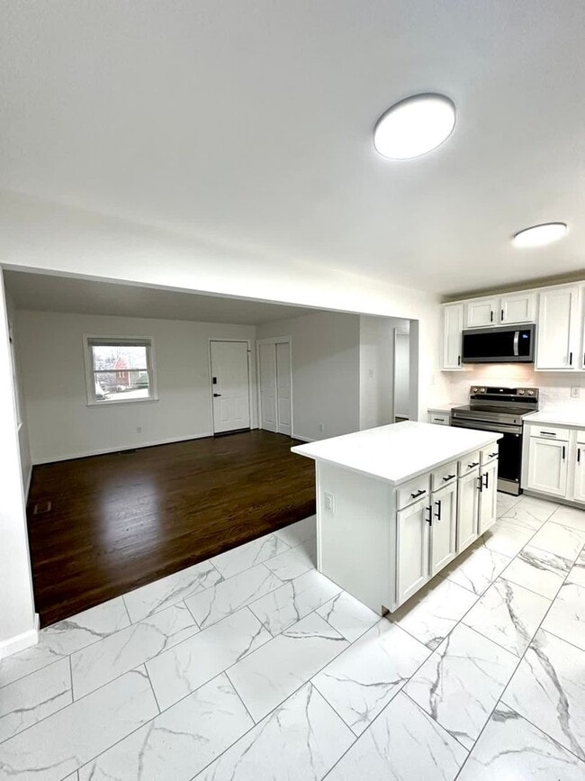 Foto del edificio - 345 Harvard Dr