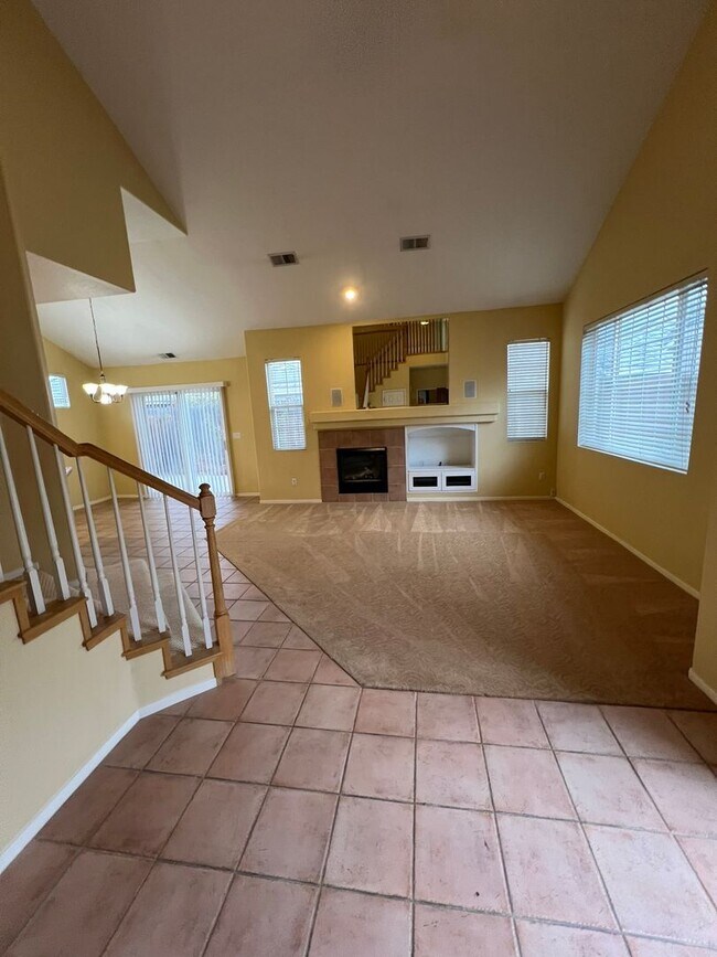 Foto del edificio - 3 Bed plus Office in the Meadows - Gated -...