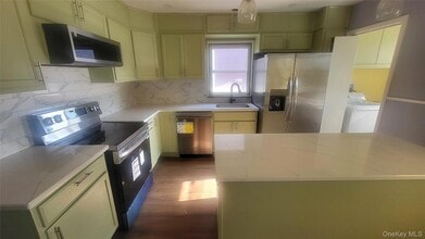 Building Photo - 34 Manitou Ave