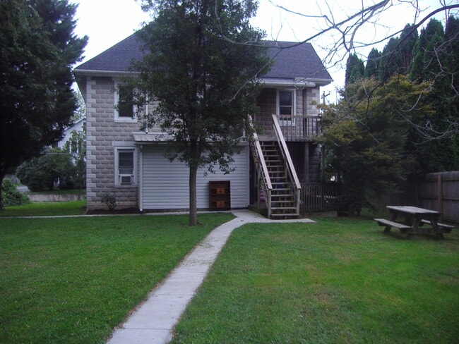 Building Photo - 358 N Broad St