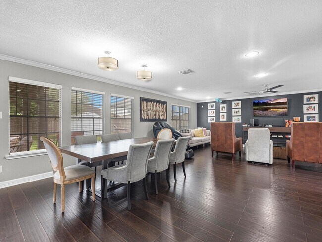 Foto del edificio - 12123 Ravens Nest Ln