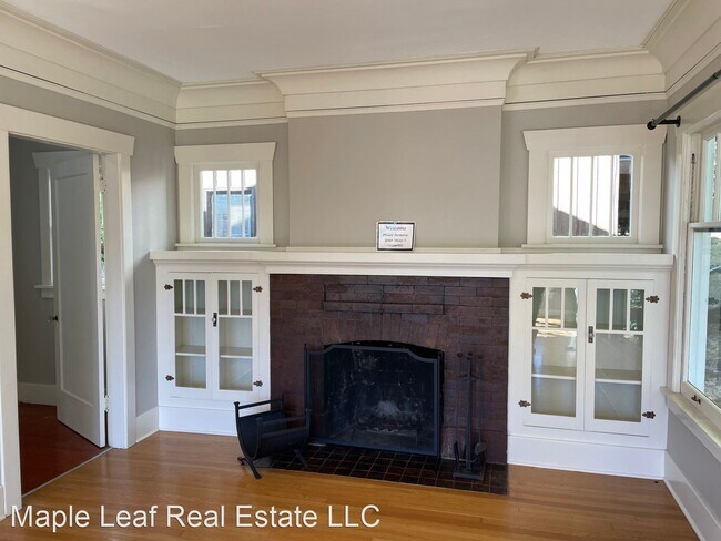 Building Photo - 4 br, 2 bath House - 2317 E Harrison St