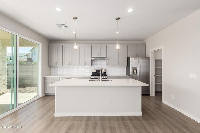 Foto del edificio - 1531 W Sierra Vista Dr