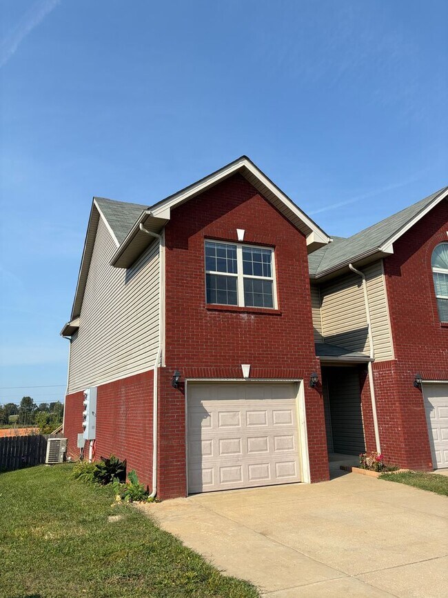 Building Photo - 137 Twin Lakes Dr