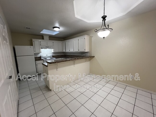 Foto del edificio - 2401 Kimberly Ln