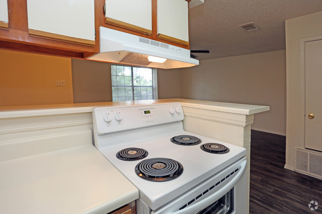 1BD/1Bath - Eagle Crest Apartments