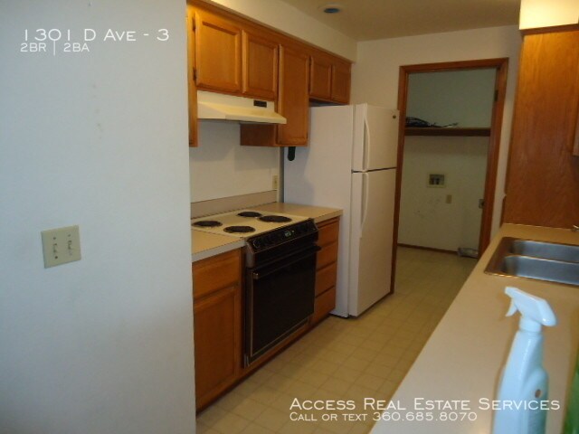 Building Photo - 1301 D Ave