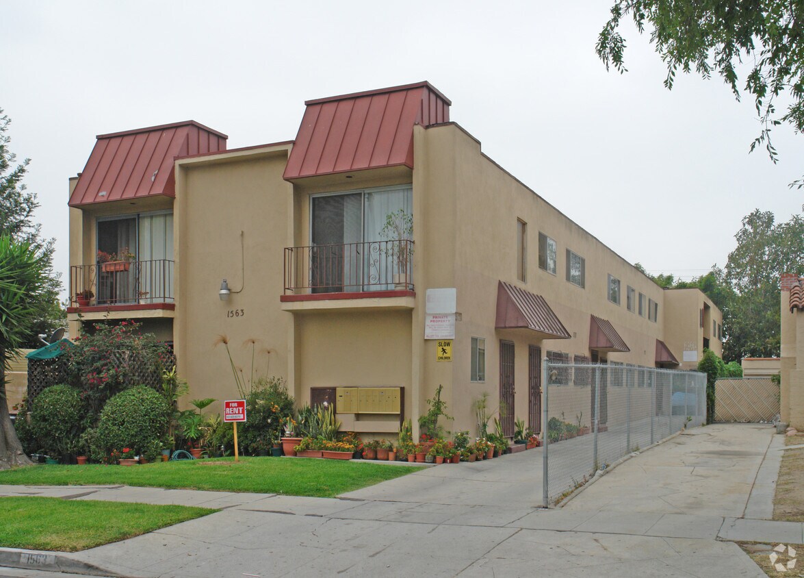 Primary Photo - 1563 S Point View St