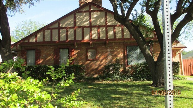 Foto del edificio - 13223 Kit Ln