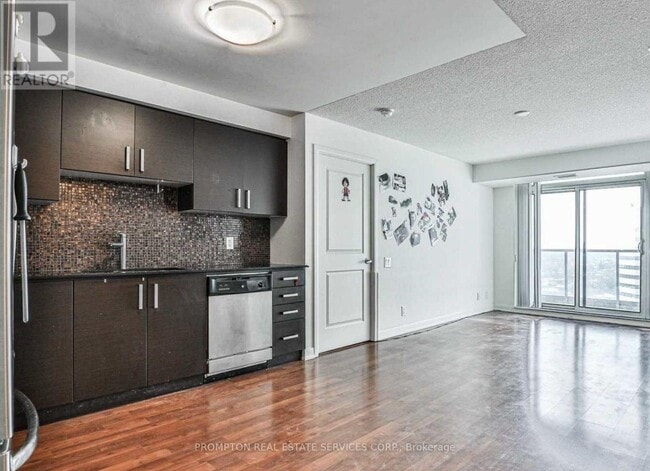 Building Photo - 17 Anndale Dr