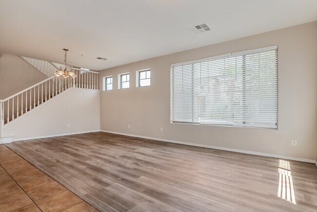 Building Photo - 3151 S Southwind Dr