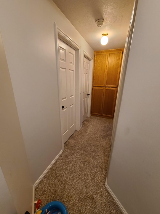 Upstairs Landing - 476 E Acoma Rd