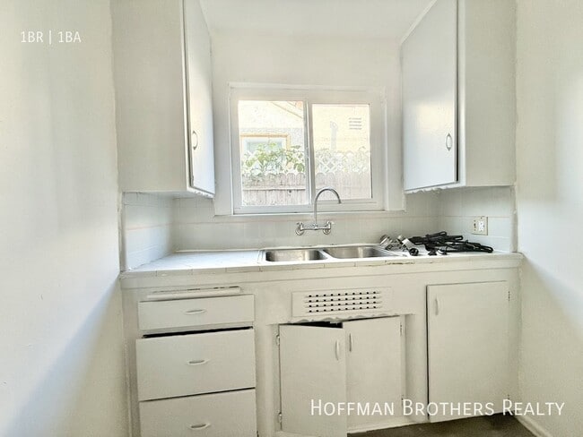 Foto del edificio - 1520 Meadowbrook Ave