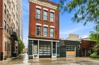 Building Photo - 114 N Aberdeen St