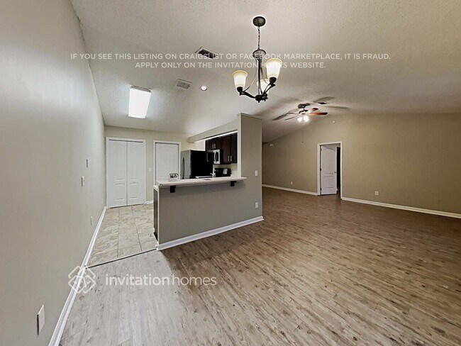 Foto del edificio - 9562 Sugar Hollow Ln