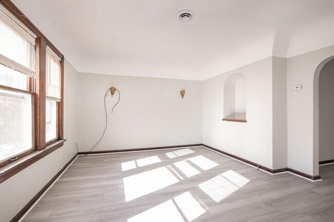 Foto del edificio - 4120 Trowbridge Ave