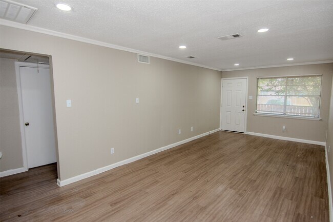 Foto del edificio - 1621 Northwood St