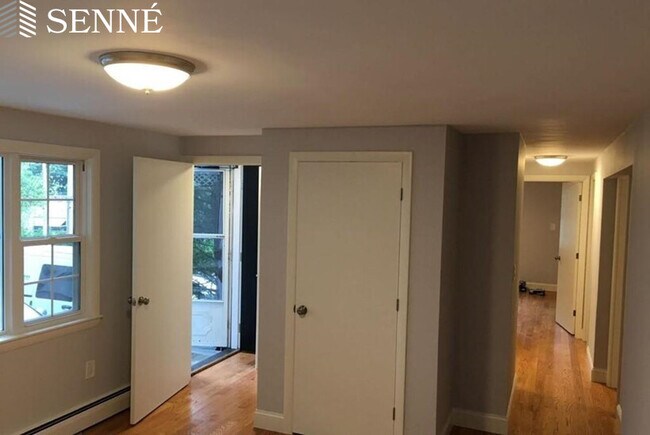 Building Photo - 5 Dundee Rd