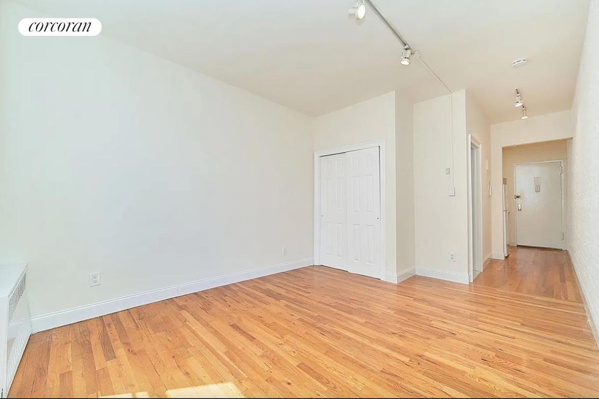 Foto del edificio - 233 E 12th St