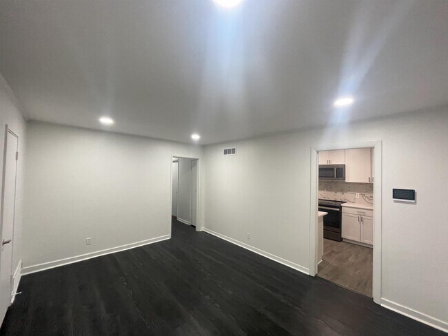 Foto del edificio - 4967 Kimball Ave