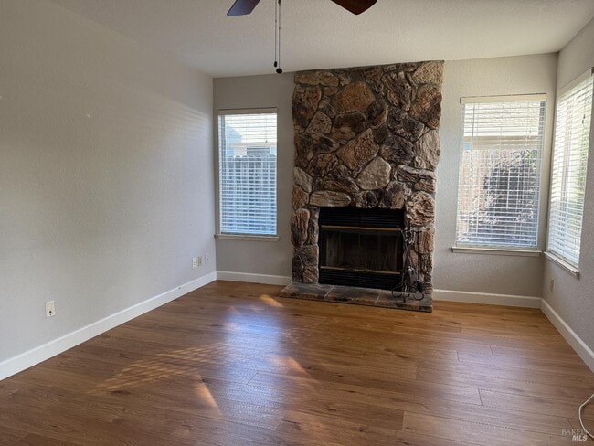 Building Photo - 861 Sonnet Dr