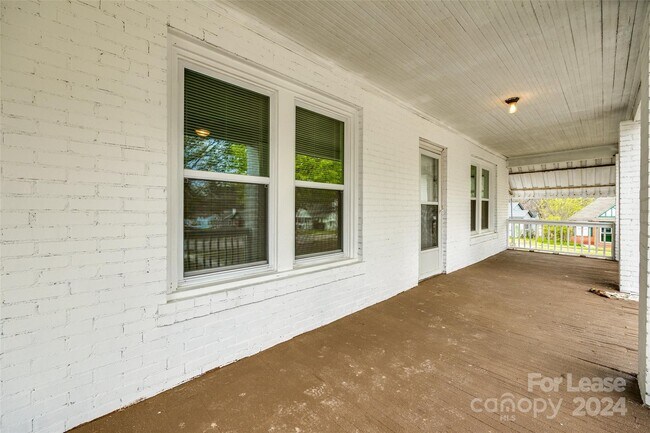 Foto del edificio - 460 Arch Dr