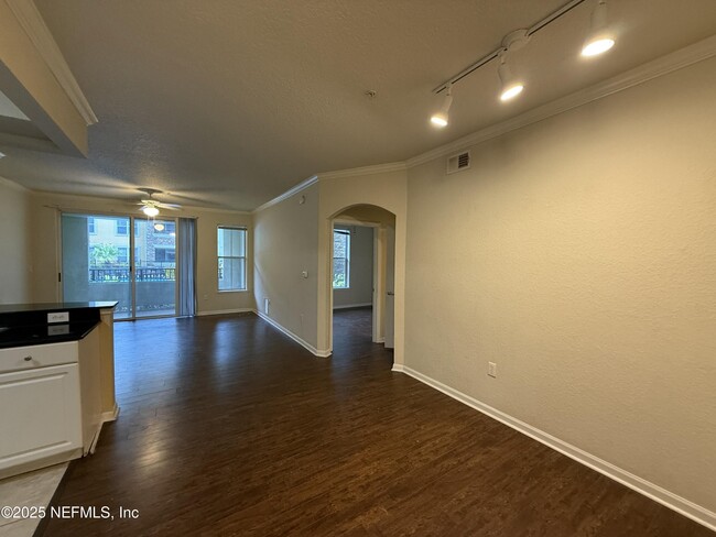 Foto del edificio - 8539 Gate Pkwy W