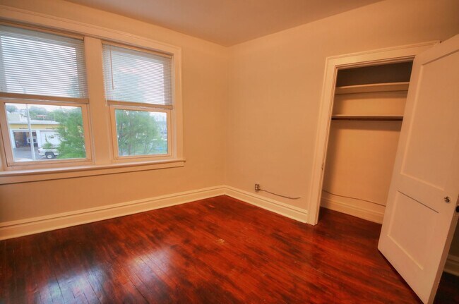 Foto del edificio - 4415-4423 S. Kingshighway Blvd.