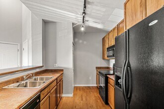 Building Photo - 3865 S Dayton St