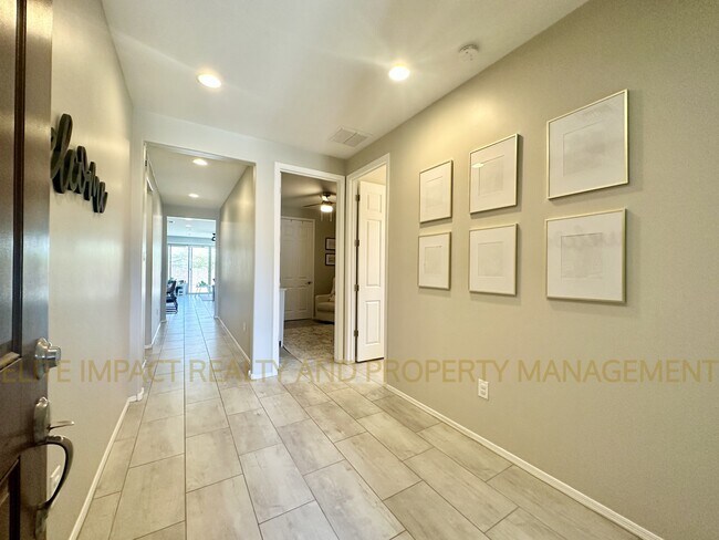 Foto del edificio - 6715 E Via Arroyo Azul