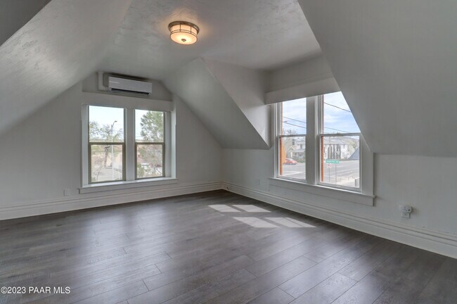 Foto del edificio - 417 E Gurley St