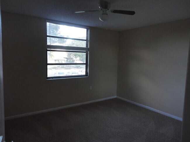 Foto del edificio - 3716 Whitehall Dr