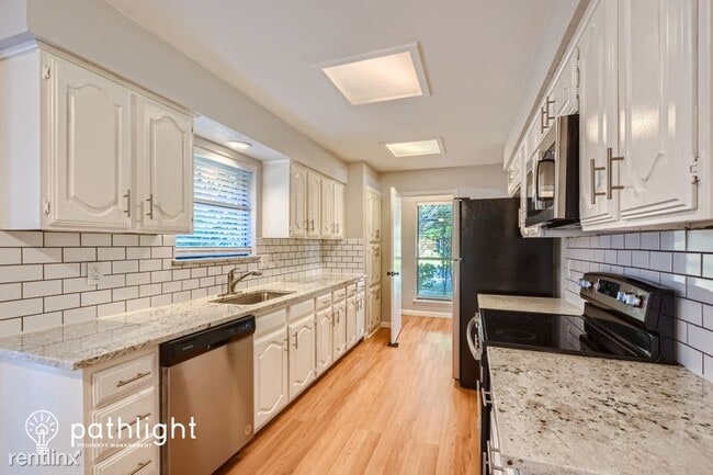 Building Photo - 3 br, 2 bath House - 3710 Bellaire Dr UNIT