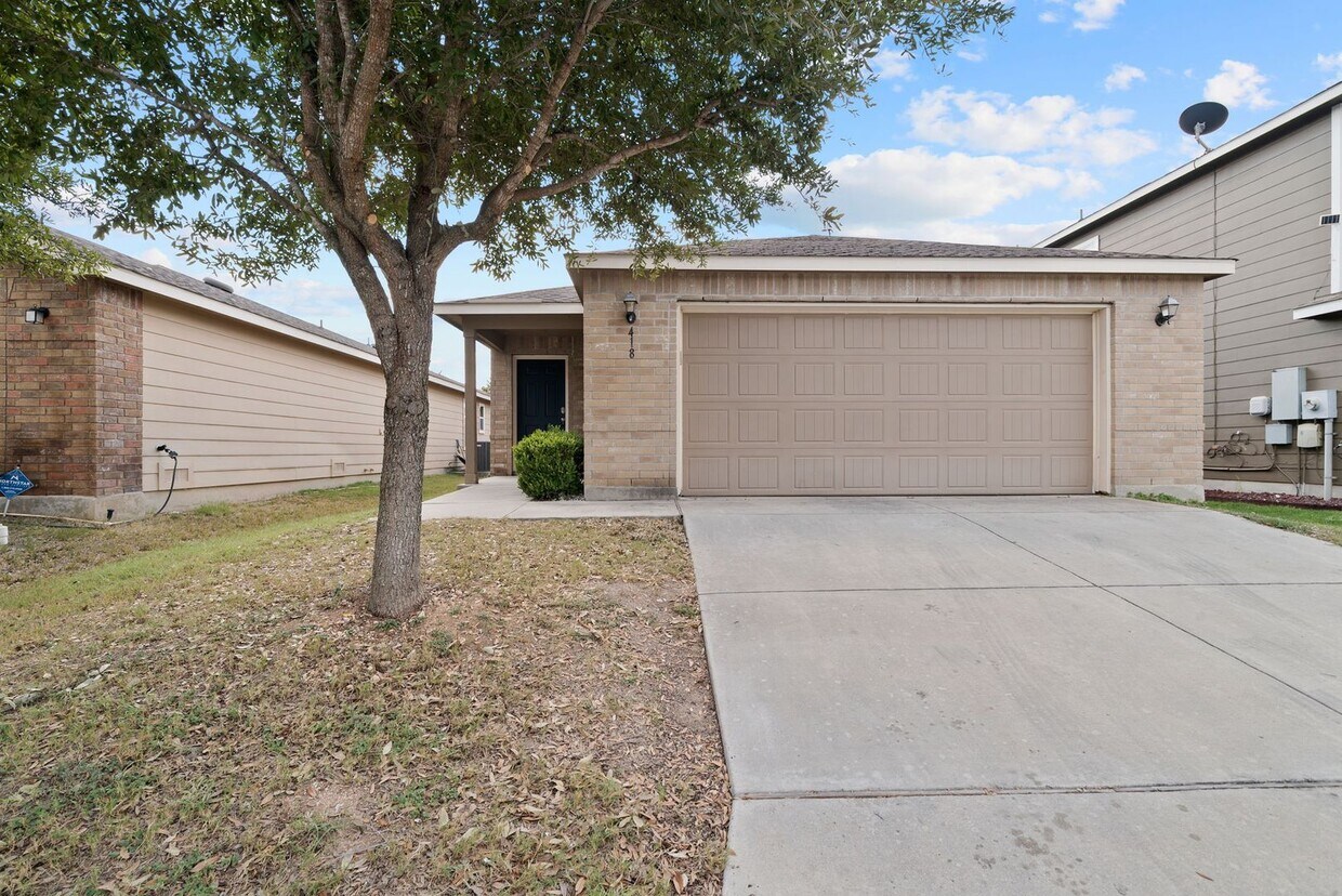 Primary Photo - Charming Home Awaits: Spacious & Modern Li...