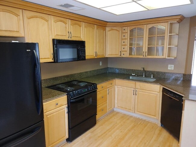 Building Photo - 3028 Swallows Nest Dr