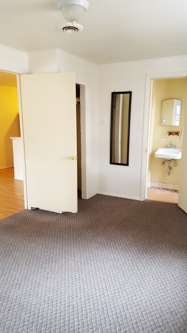 Foto del edificio - 1322 W 17th St