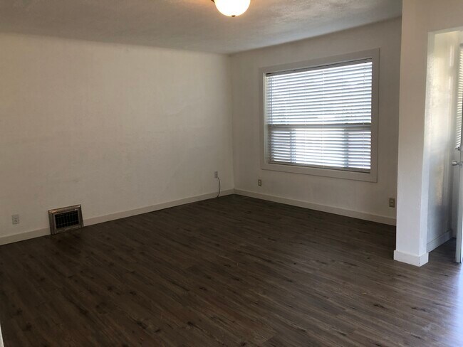 Foto del edificio - 1150 NE Lake St