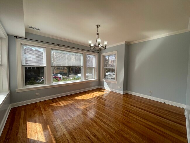 Foto del edificio - 3615 N Troy St