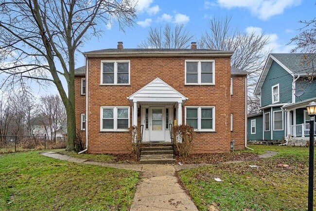 Foto del edificio - Newly Renovated 1br/1ba Apartment Available! PICTURES COMING SOON!