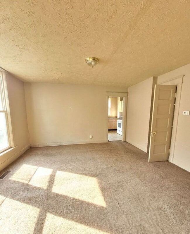 Photo - DUPLEX...3 Bed 1.5 Bath Townhome