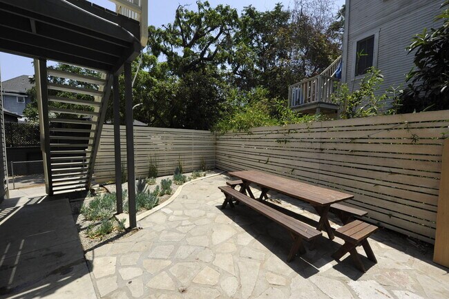 Foto del edificio - Edgeware Properties LLC