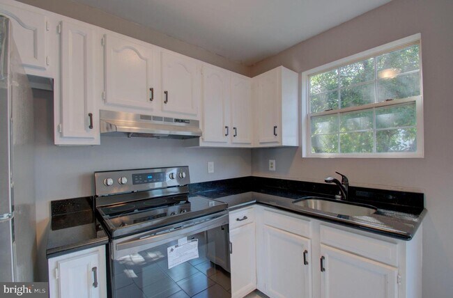 Building Photo - 1215 E Patapsco Ave