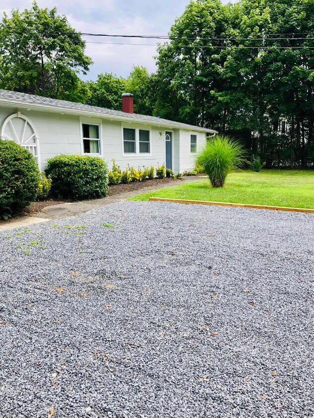 Primary Photo - 303 Old Town Rd