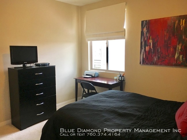 Foto del edificio - 1 BR, 1 BA top floor condo in Pell Place
