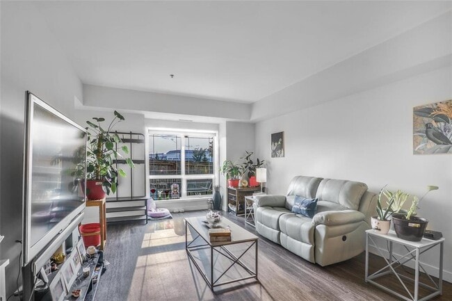 Building Photo - 10 Hill Grove Point