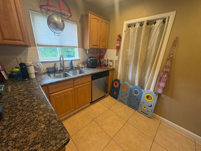 Foto del edificio - Cozy 2 Bedroom Near Downtown – Pre-Lease Available Today!