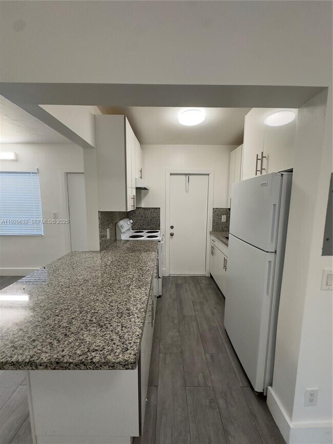 Foto del edificio - 1895 Venice Park Dr