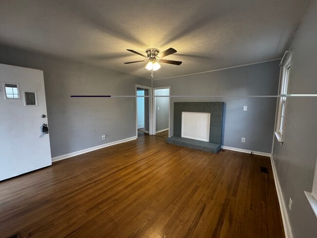 sala de estar - 937 Shamrock Ave