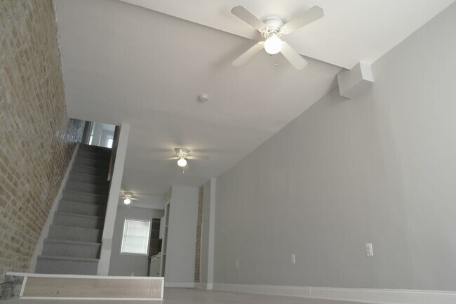 Living room - 427 N Montford Ave
